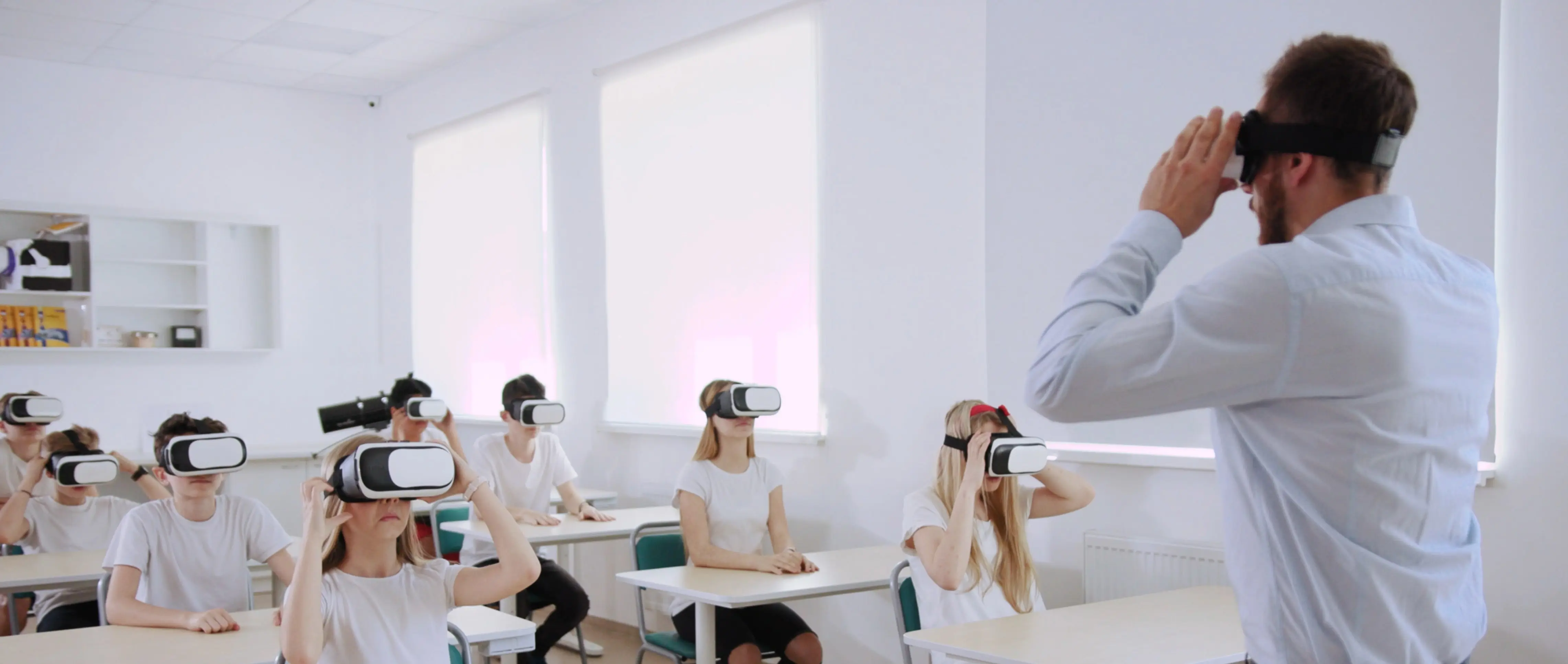 حلول الواقع المعزز والواقع الافتراضي